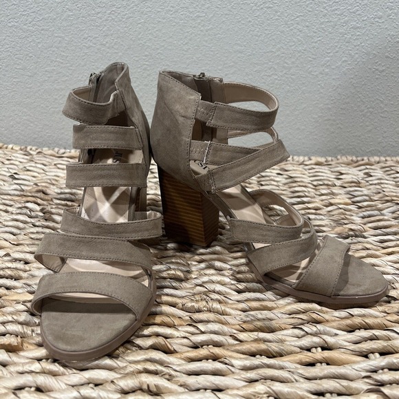 Just fab shoes women’s size 10 UK 8 EU 41 Tan Faux Suede Strapppy Wood Heel - Picture 1 of 12